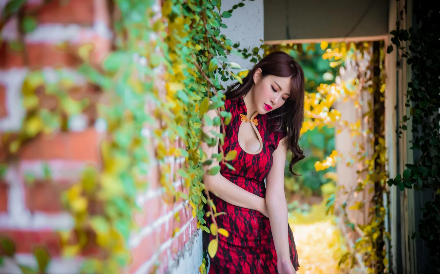 [Mzsock] NO.177 Wu Yuqi Red Flower Short Cheongsam High Heels Beautiful Legs street photography#[105P]-65